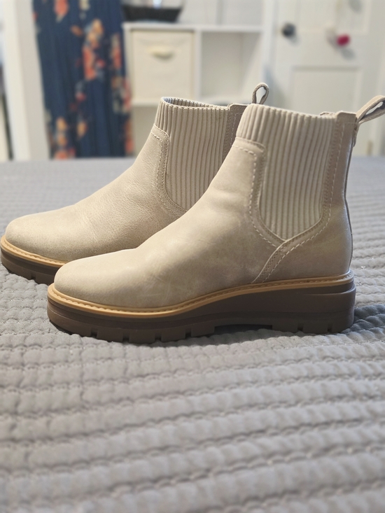 Timberland Shoes - Timberland Cream Chelsea Lug Sole Booties